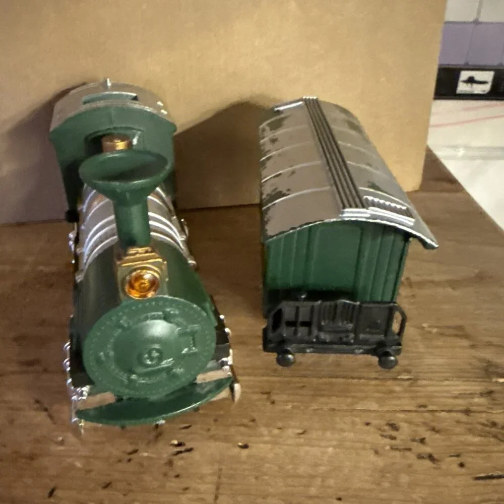 Goldlox Toys Gold Ox Express Plastic Train 2 Pieces WORKING - Picture 8 of 14